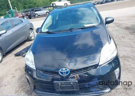 2015 Toyota Prius Four z USA, uszkodzony, nr VIN JTDKN3DU0F1872321